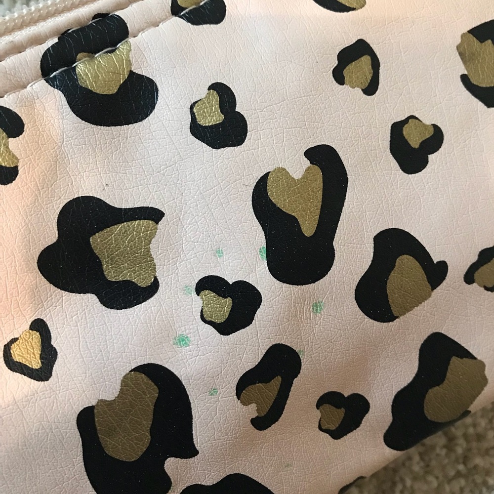 Animal print wristlet - Picture 3 of 5